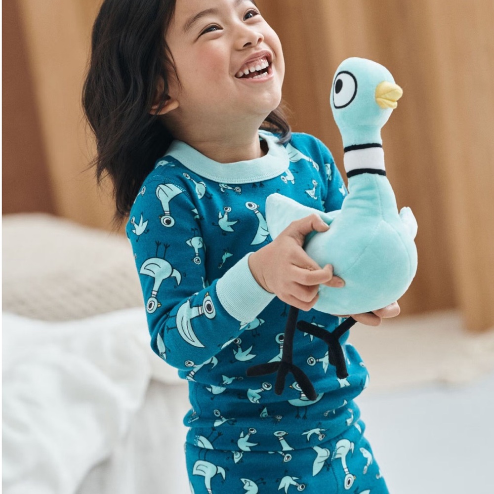 NWT Elephant & Piggie HannaJams™ Pajama Set